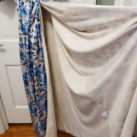NWT Alexia Admor Blue Floral Satin Look & Feel Maxi Dress Size 10, Retail $245 - Picture 11 of 12